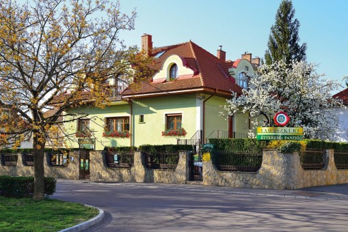 vadászkürt sopron  - Vadászkürt Étterem és Panzió